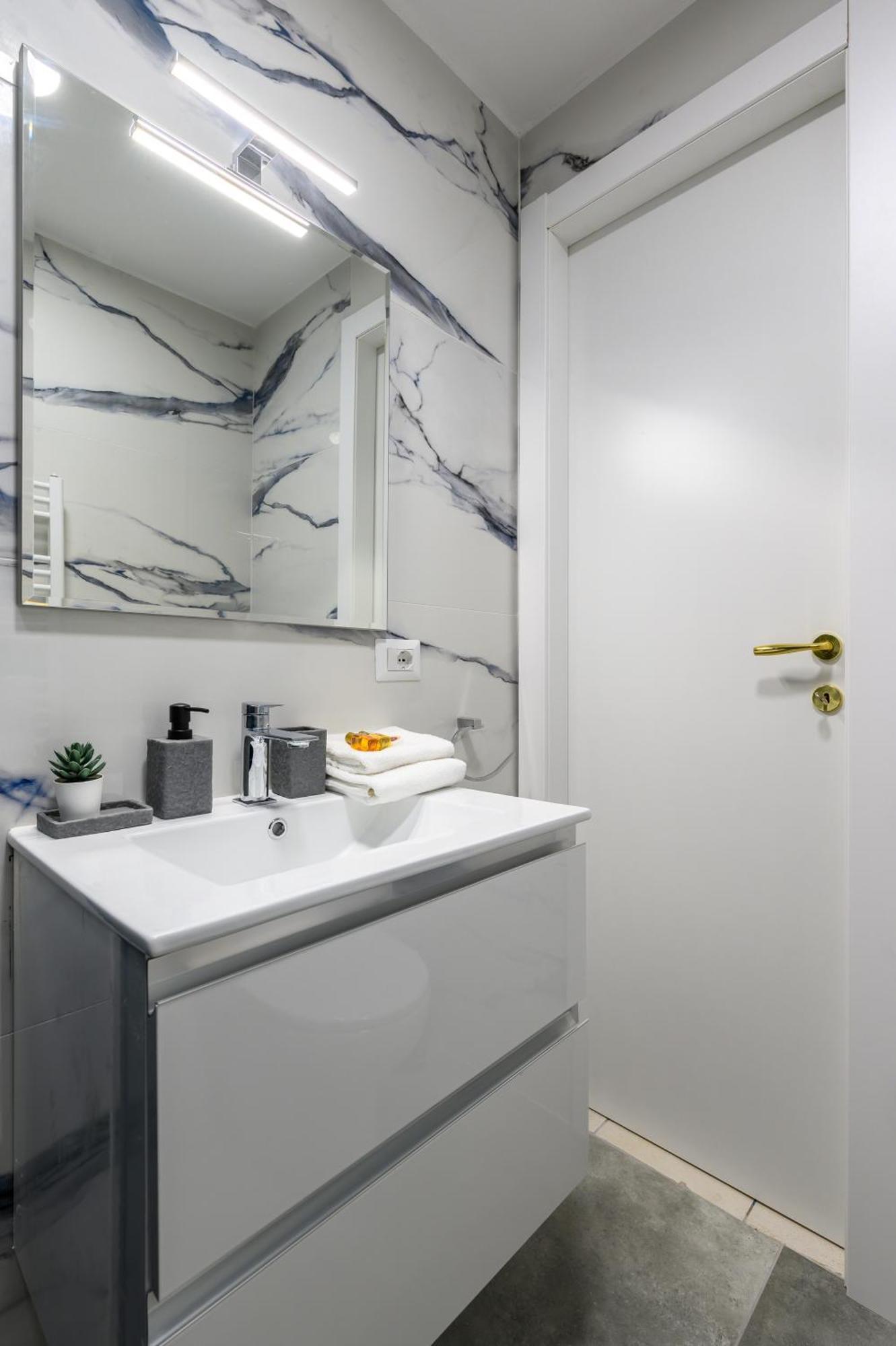 Hb Montebello Apartment Рим Екстер'єр фото